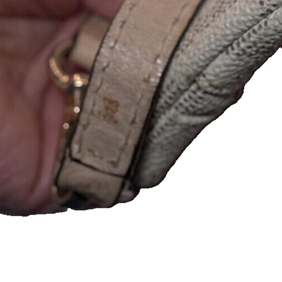 Michael Kors Jet Set Monogram Wristlet Wallet White Coated Canvas AV-1308 - Picture 6 of 14